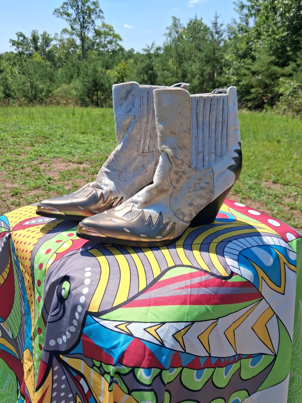 Cape Robbin Silver Metallic Western Ankle Boots Woman's Size 9 - Picture 3 of 9